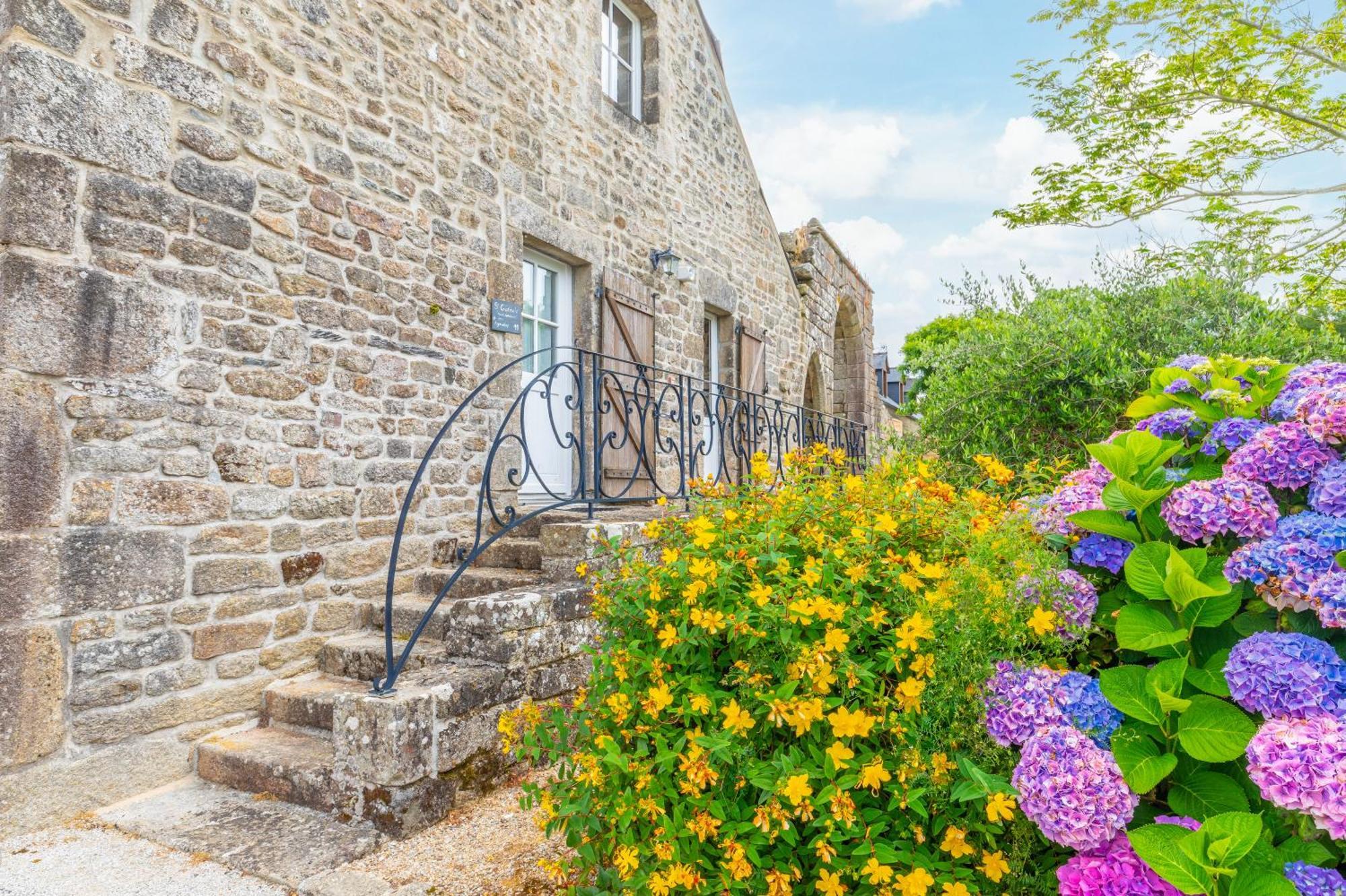 Manoir De Moellien, The Originals Relais Hotel Plonevez-Porzay ภายนอก รูปภาพ