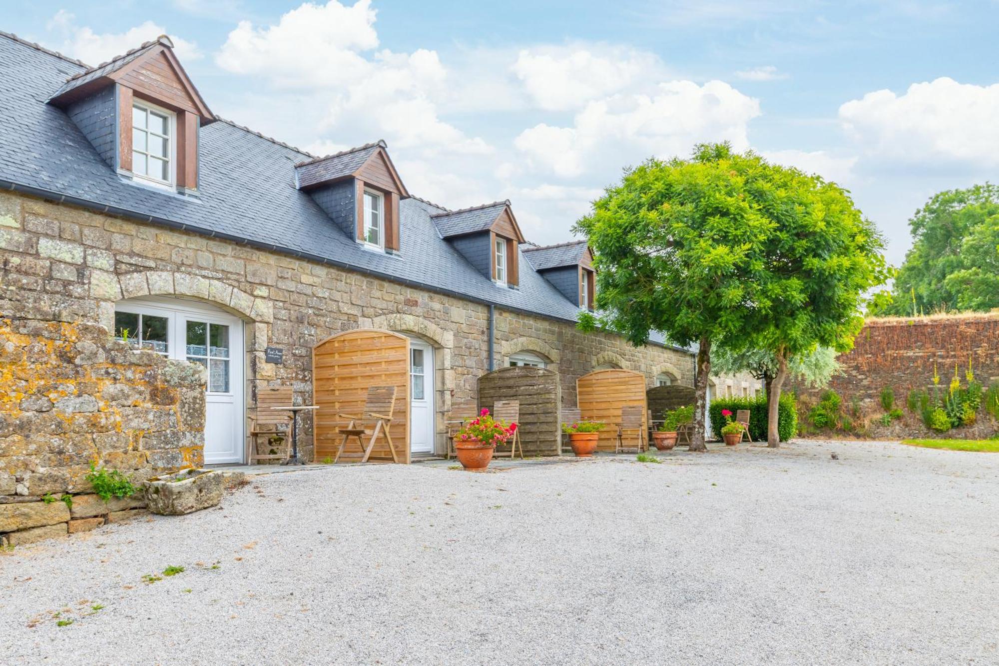 Manoir De Moellien, The Originals Relais Hotel Plonevez-Porzay ภายนอก รูปภาพ