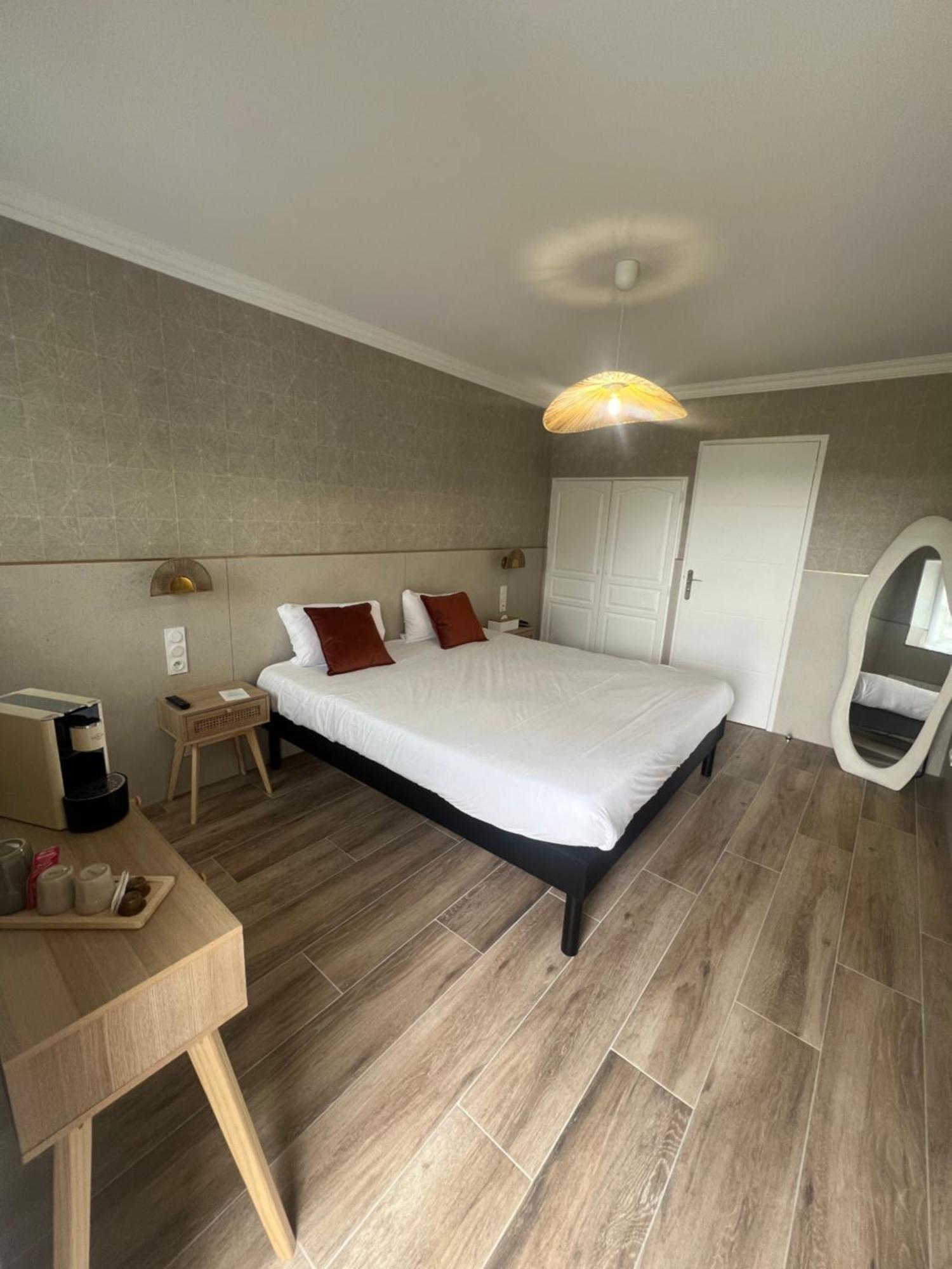 Manoir De Moellien, The Originals Relais Hotel Plonevez-Porzay ภายนอก รูปภาพ